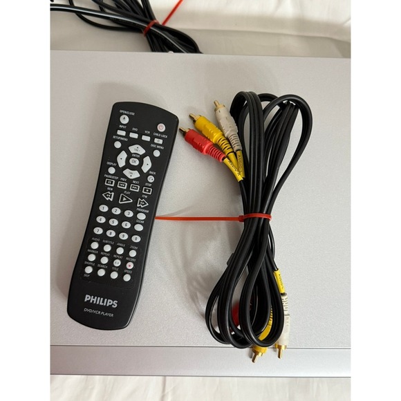 Philips DVD/VCR Player Combo DVP3340V REMOTE/CABLES *TESTED - WORKS GREAT* - Picture 6 of 9